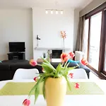 Lecomte - The Shoreline Seabreeze 145 شقة